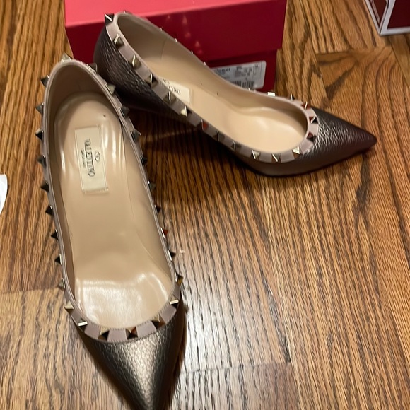 valentino rockstud gunmetal